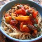 Spaghetti ya Mboga (spaghetti með bökuðu grænmeti)